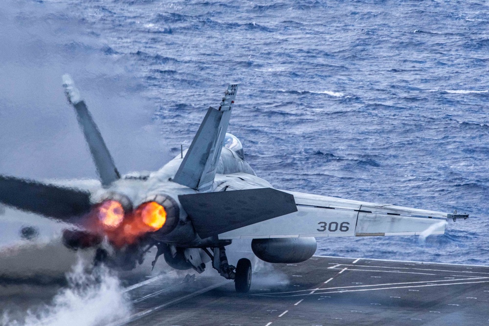 USS Ronald Reagan (CVN 76) conducts air combat-skills practice
