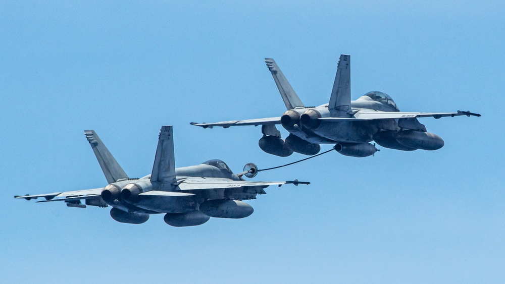 USS Ronald Reagan (CVN 76) conducts air combat-skills practice