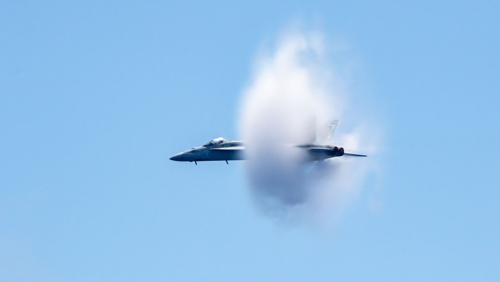 USS Ronald Reagan (CVN 76) conducts air combat-skills practice