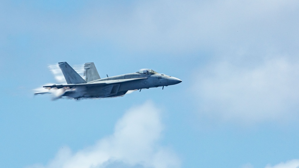 USS Ronald Reagan (CVN 76) conducts air combat-skills practice