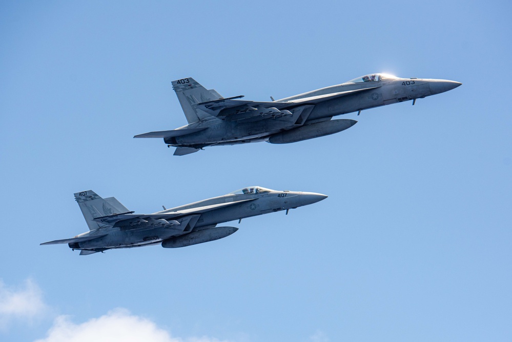USS Ronald Reagan (CVN 76) conducts air combat-skills practice