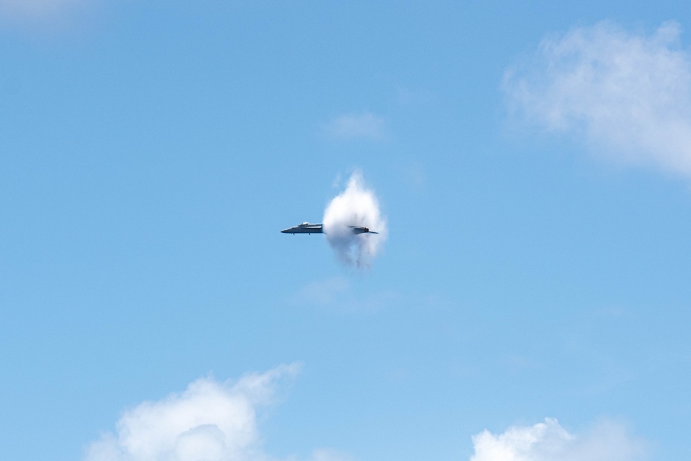 USS Ronald Reagan (CVN 76) conducts air combat-skills practice