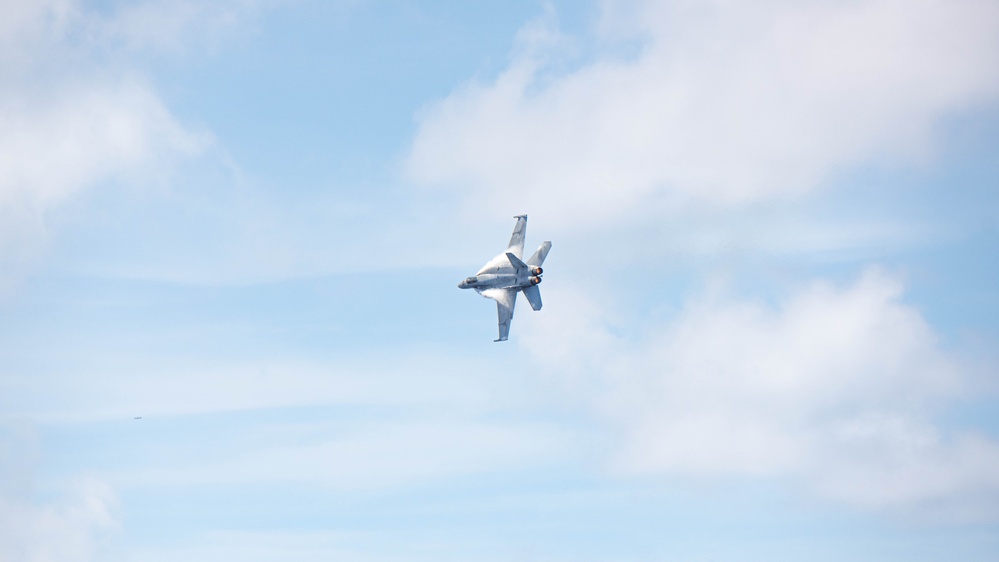 USS Ronald Reagan (CVN 76) conducts air combat-skills practice