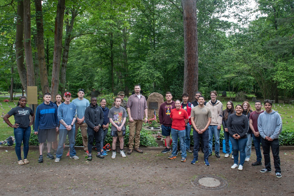 Sergeant Morales Club partners with 86th Airlift Wing and German Allies for Kindergraves cleanup