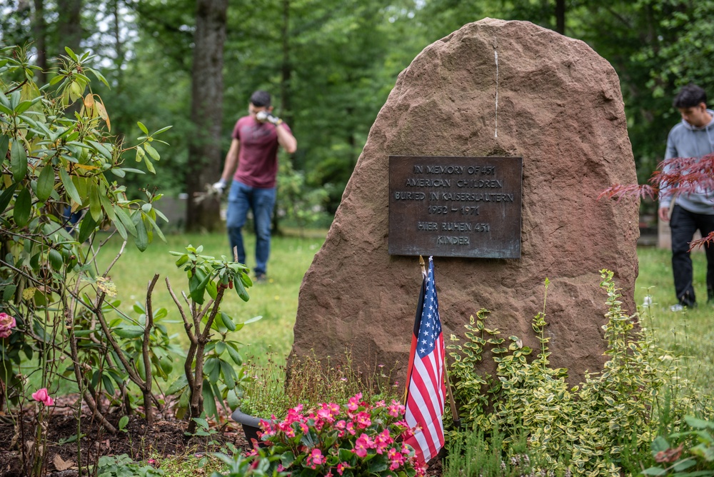 Sergeant Morales Club partners with 86th Airlift Wing and German Allies for Kindergraves cleanup