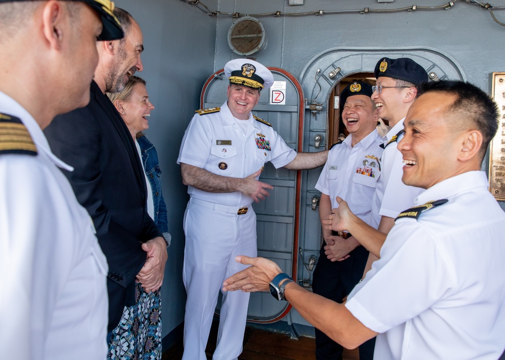 7th Fleet, Blue Ridge Team Host Reception in Singapore