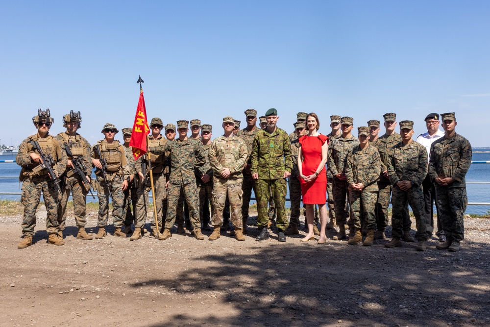 Marines with MRC Demonstrate Capabilities to Distinguished Visitors