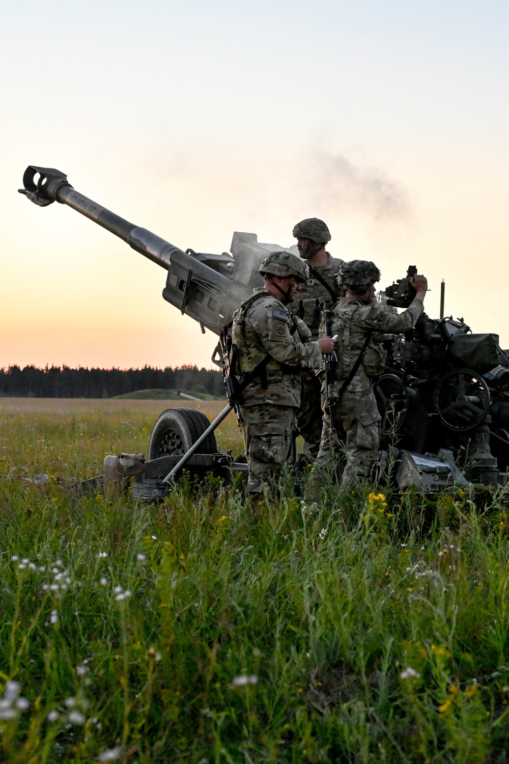 173rd Airborne Brigade - Heavy Drop with Artillery Live Fire