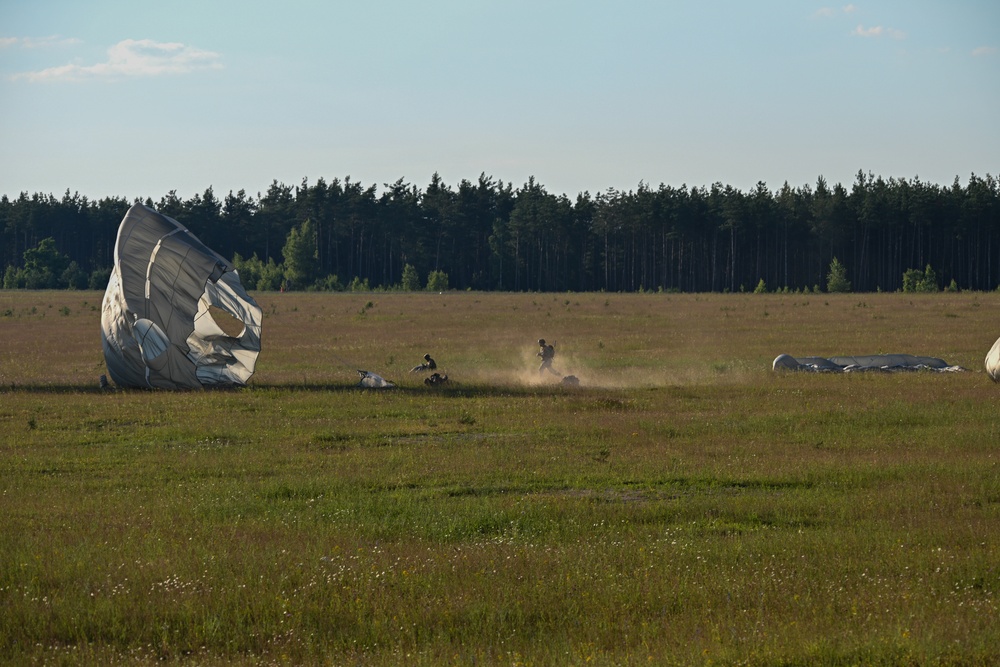 Sky Soldiers Conduct Airborne Ops