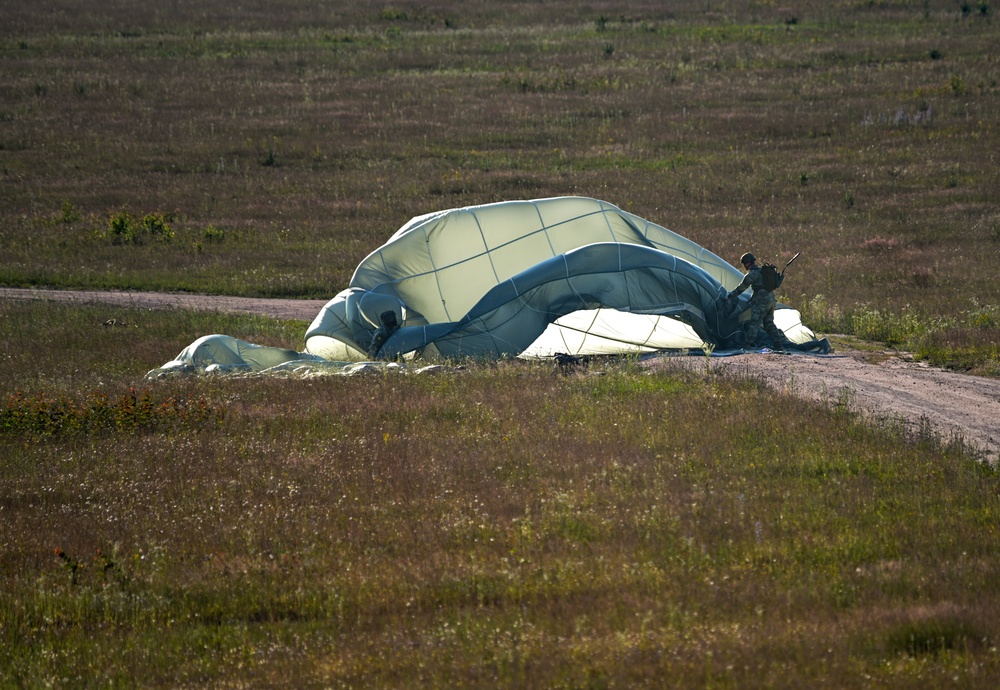 Sky Soldiers Conduct Airborne Ops