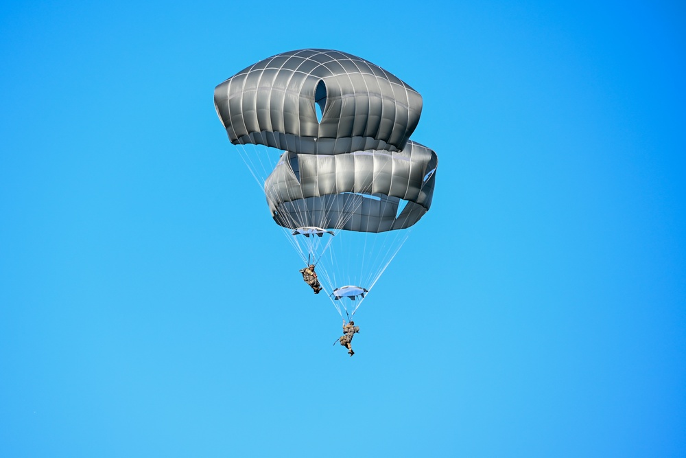 Sky Soldiers Conduct Airborne Ops