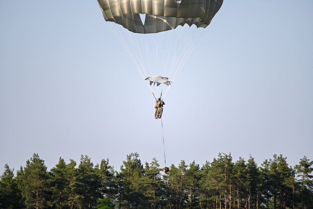 Sky Soldiers Conduct Airborne Ops