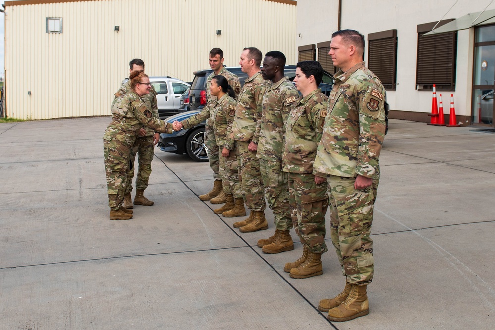 86 AW commander engages with 86 CEG during immersion experience