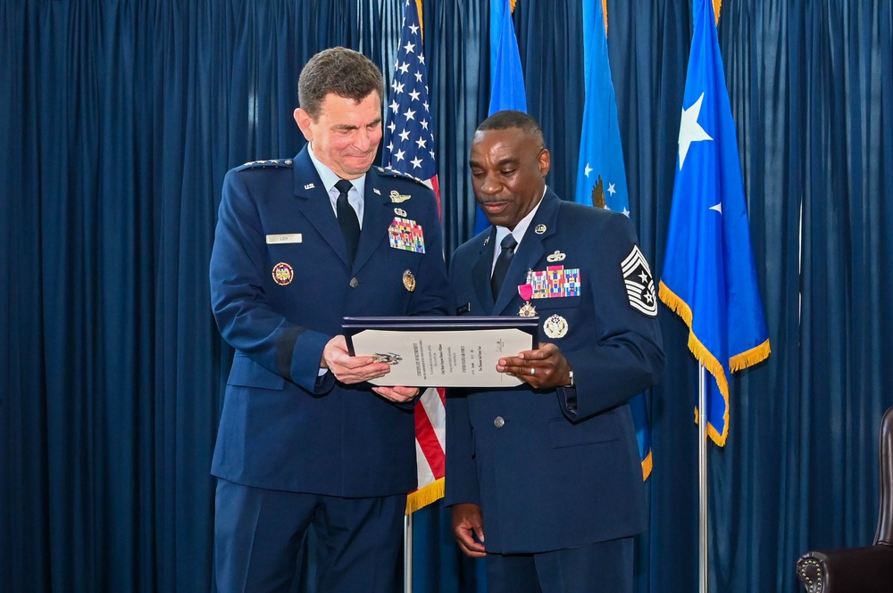 Command Chief Williams retires from the ANG