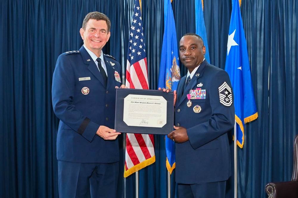 Command Chief Williams retires from the ANG