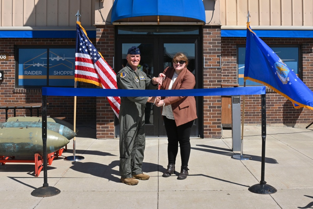 Ellsworth celebrates South Dakota Air and Space Museum reopening