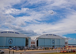 U.S. Naval Test Pilot School changes command