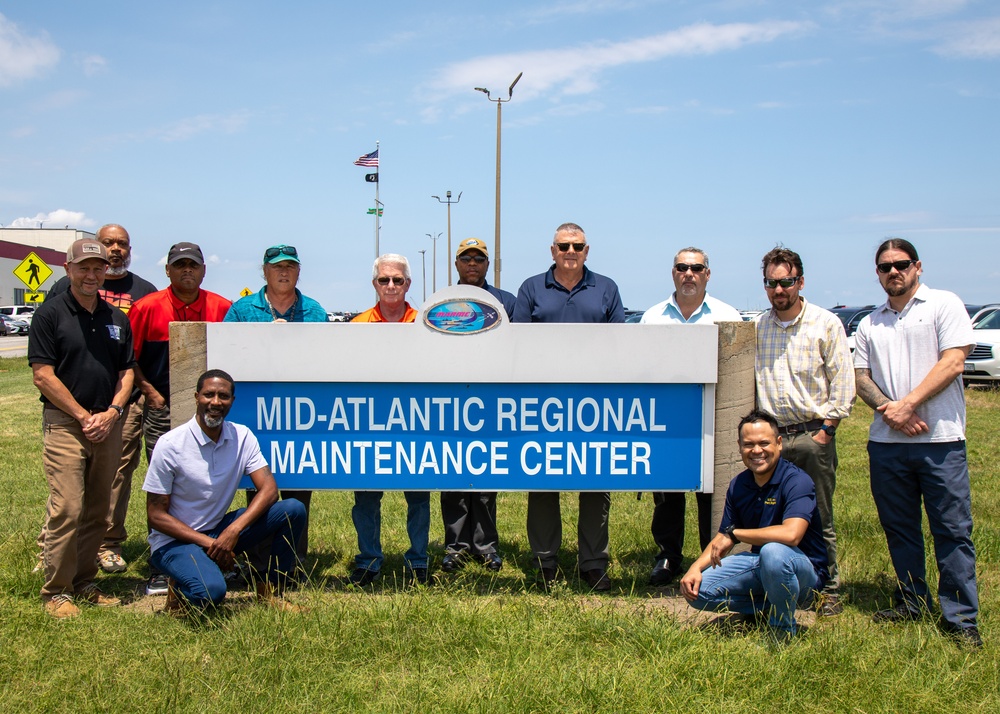 USS Ross Maintenance Team in the Spotlight