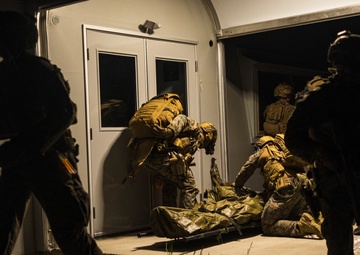 1st Recon. Bn. conducts raid exercise