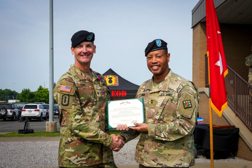 52nd EOD Group welcomes new commander during ceremony on Fort Campbell