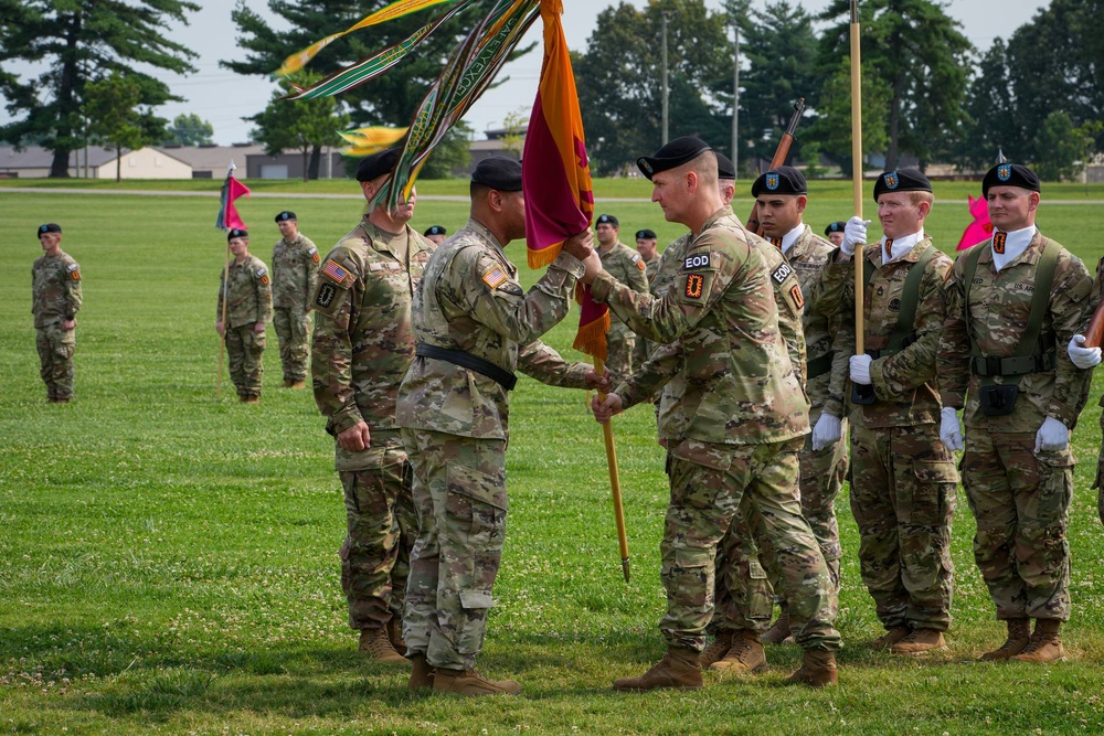 52nd EOD Group welcomes new commander during ceremony on Fort Campbell