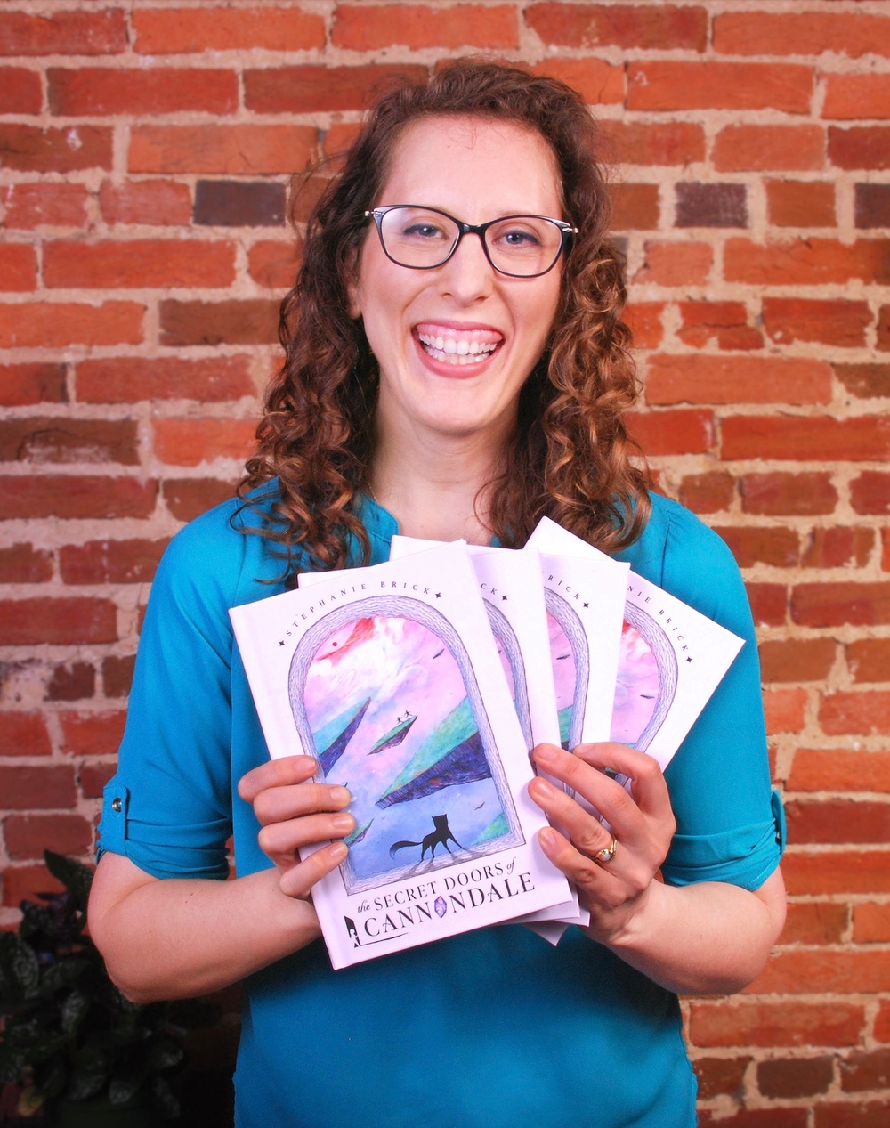 NAVFAC Washington Architect Stephanie Brick's Debut Novel Wins National Readers' Choice Award for Best Children's Book