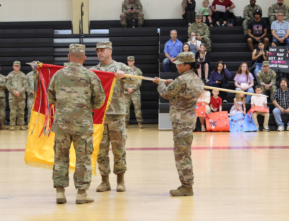 DVIDS - Images - 31st ADA colors uncased at ceremony [Image 4 of 9]