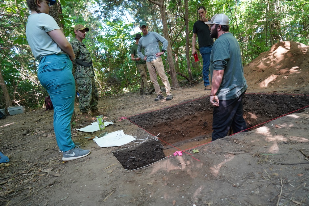 NWS Yorktown hosts archaeology field school