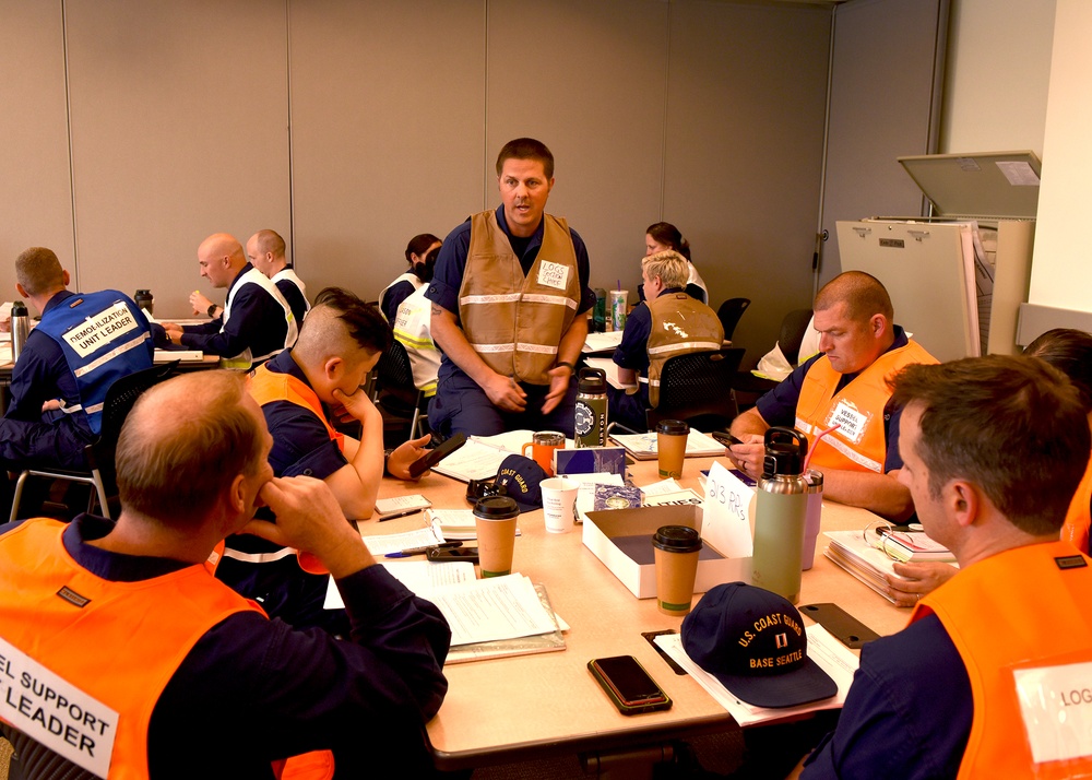 Seattle reservist train with Pacific Area Incident Management Assist Team