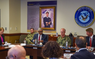 Fleet Forces Commander Hosts Congressional staff, Virginia Governor and Local Leaders to Discuss Community Development