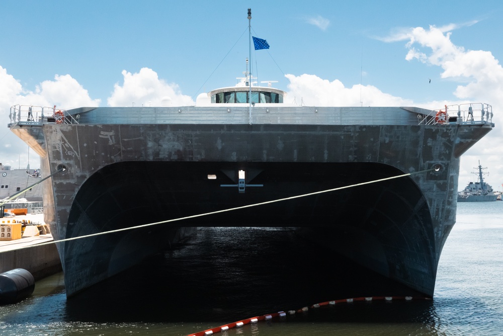 USNS Burlington loads supplies
