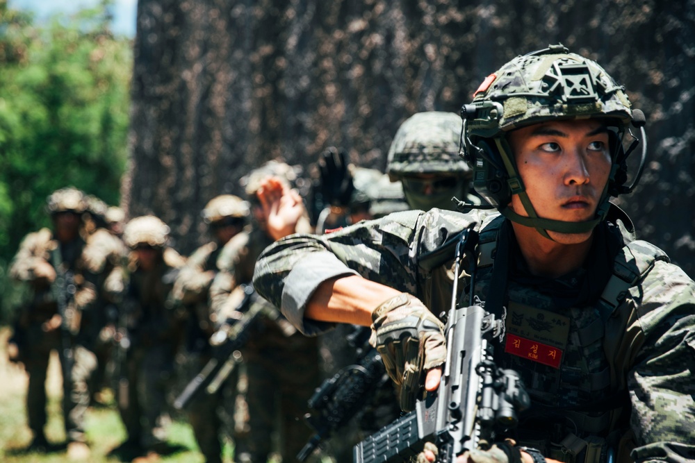 U.S., ROK Marines take on the Infantry Immersion Trainer at RIMPAC 2024