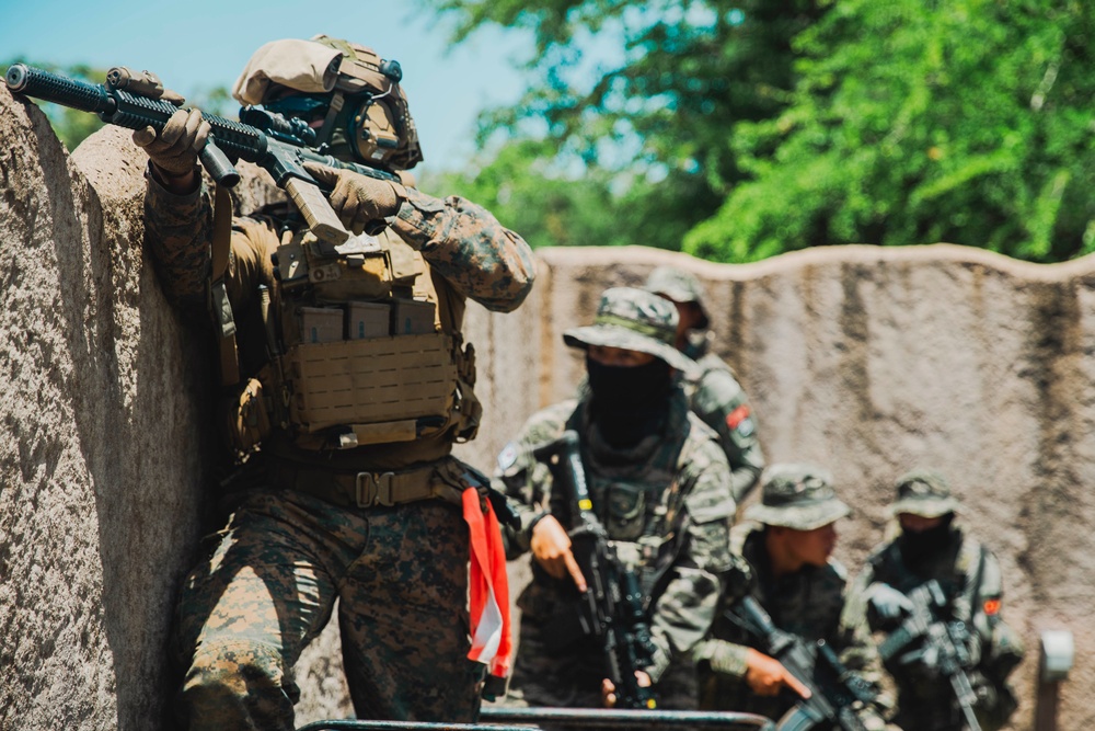 U.S., ROK Marines take on the Infantry Immersion Trainer at RIMPAC 2024