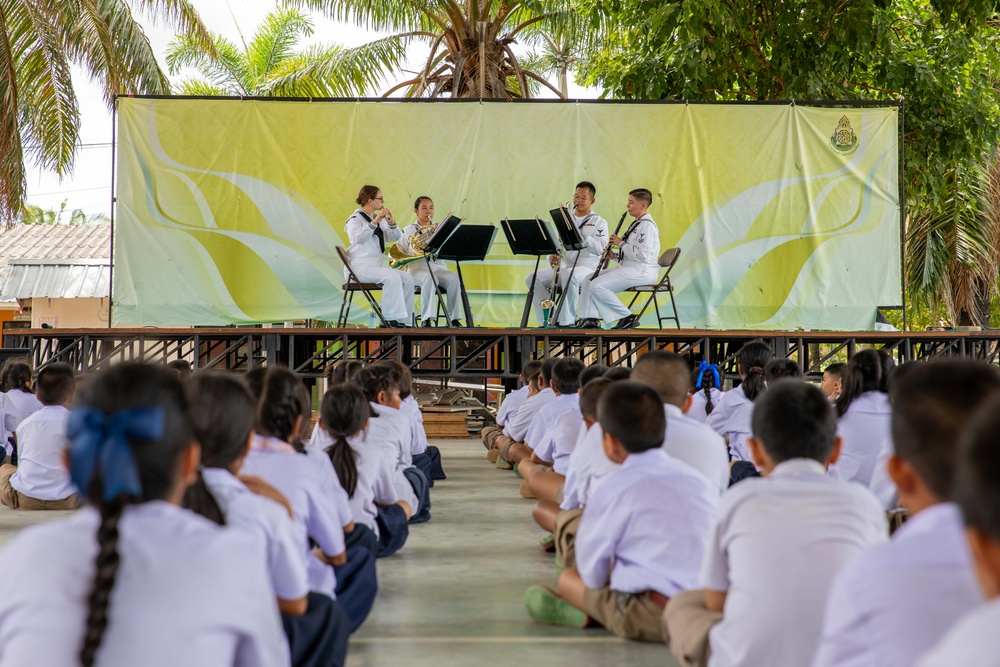 7th Fleet Band Performs at Mabprachun School