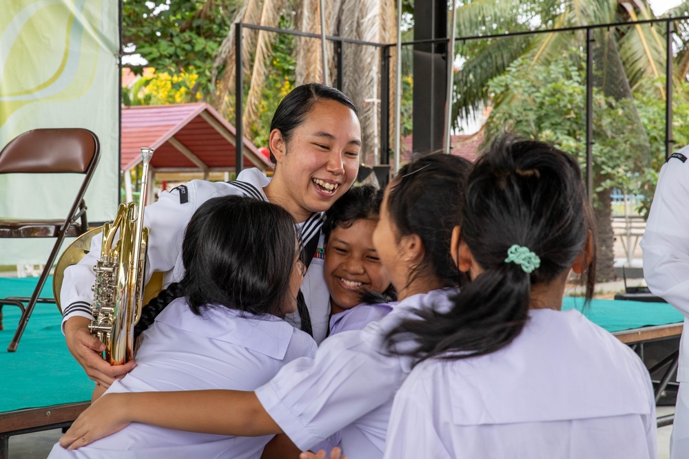 7th Fleet Band Performs at Mabprachun School