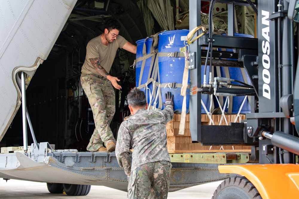 US, ROKAF conduct training to enhance tactical airlift capabilities