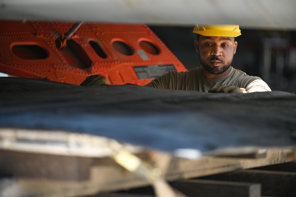 Incirlik CDDAR team conducts airbag lift training