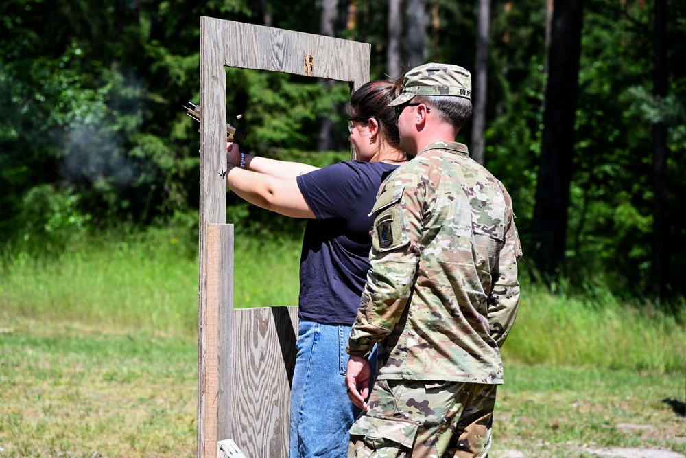 Weapons familiarization for Paratrooper Spouses