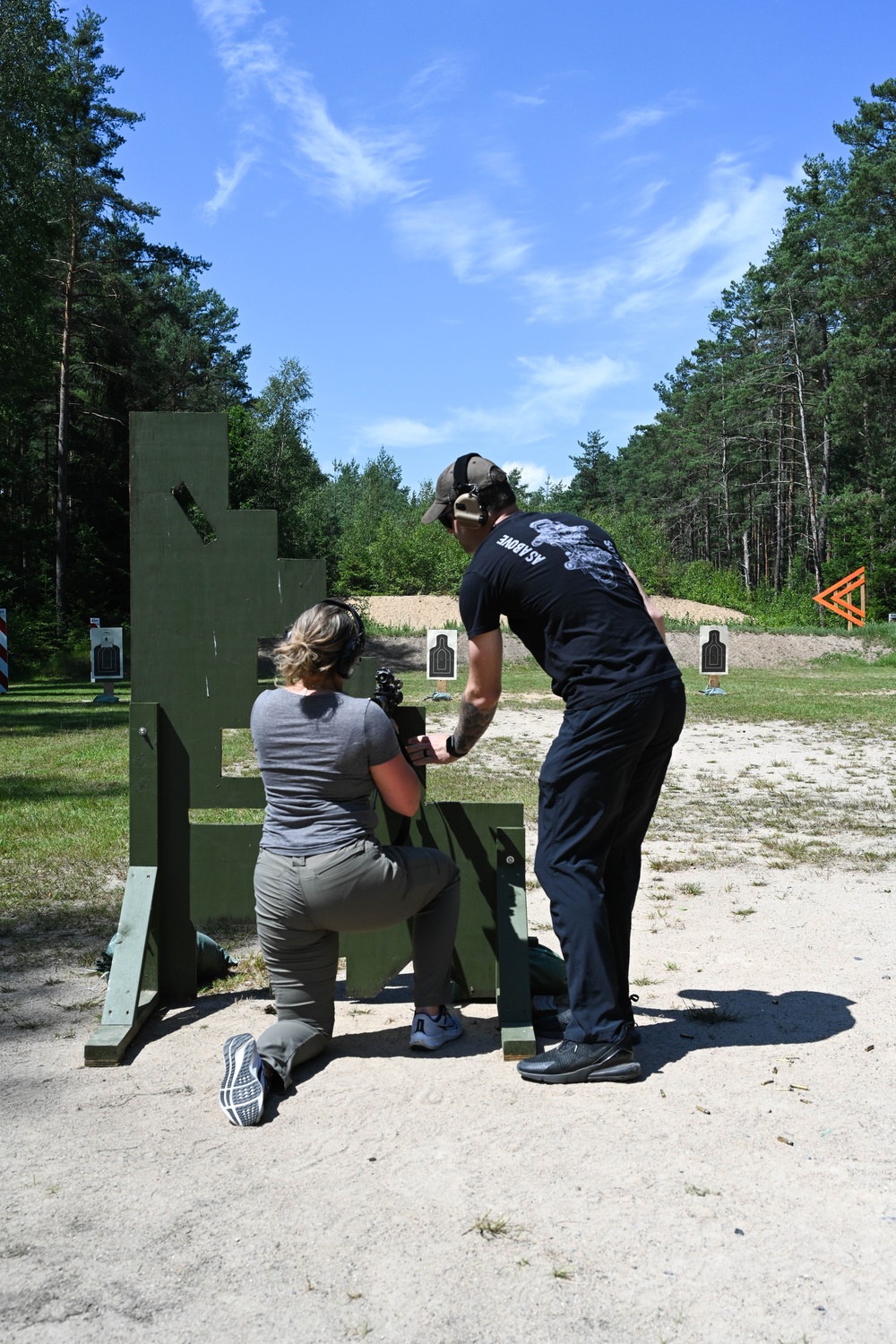 Weapons familiarization for Paratrooper Spouses