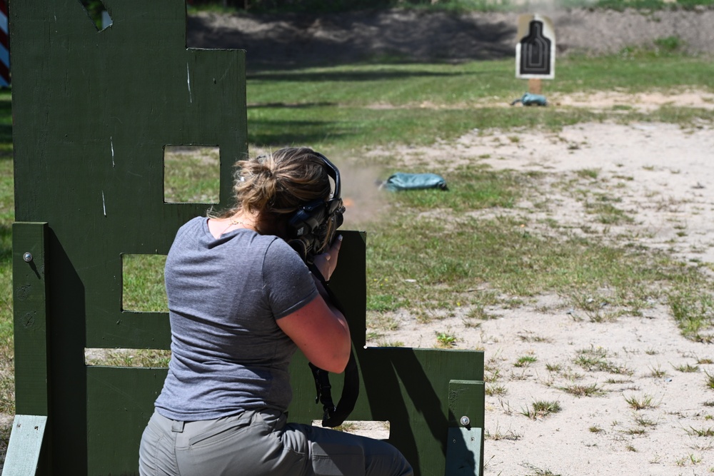 Weapons familiarization for Paratrooper Spouses