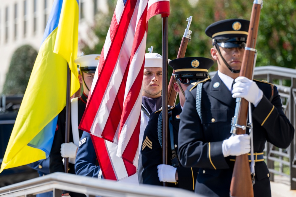 SD Hosts Ukraine MoD at Pentagon