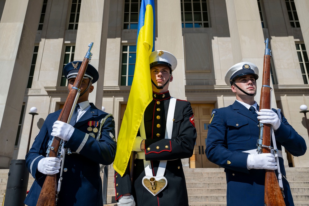 SD Hosts Ukraine MoD at Pentagon