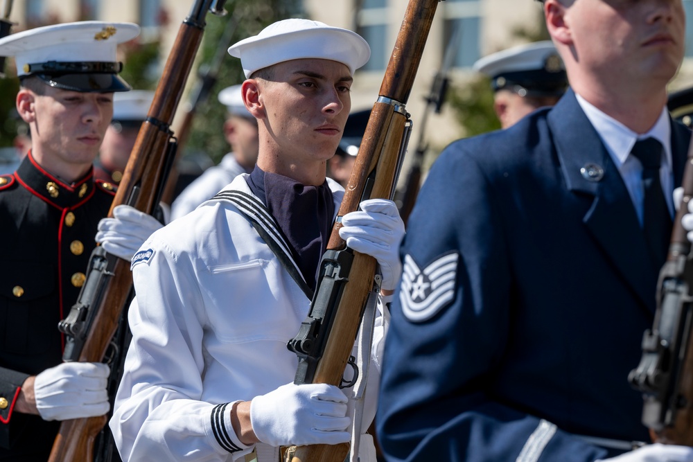 SD Hosts Ukraine MoD at Pentagon