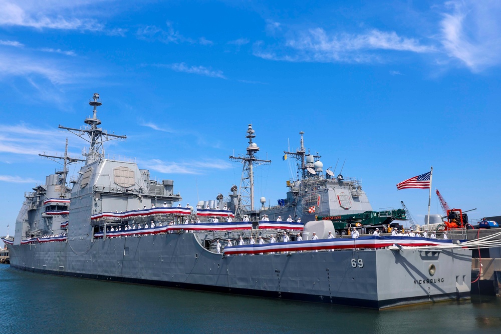 USS Vicksburg Decommissioning