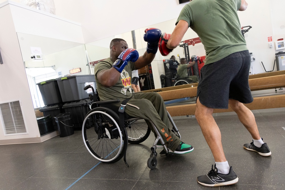 Walter Reed Hold Weekly Adaptive Boxing Class