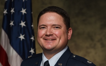 Official photo of Lt. Col. Matthew Andrews