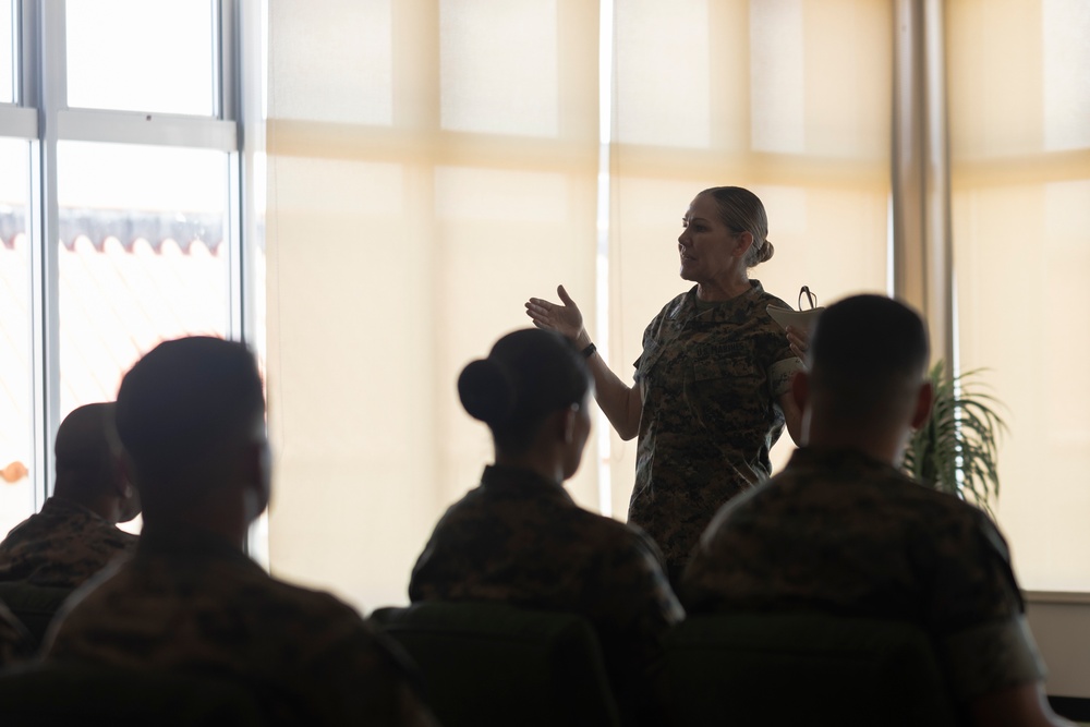 31st MEU | III MEF Sgt. Maj. and CMC visit