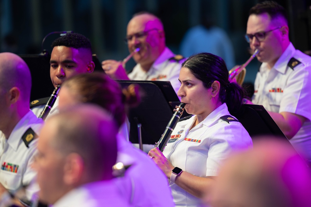 The U.S. Army Band and Chorus perform Fourth of July concert in Philadelphia