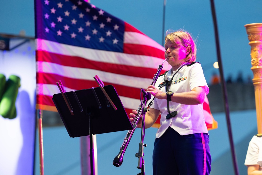 The U.S. Army Band and Chorus perform Fourth of July concert in Philadelphia