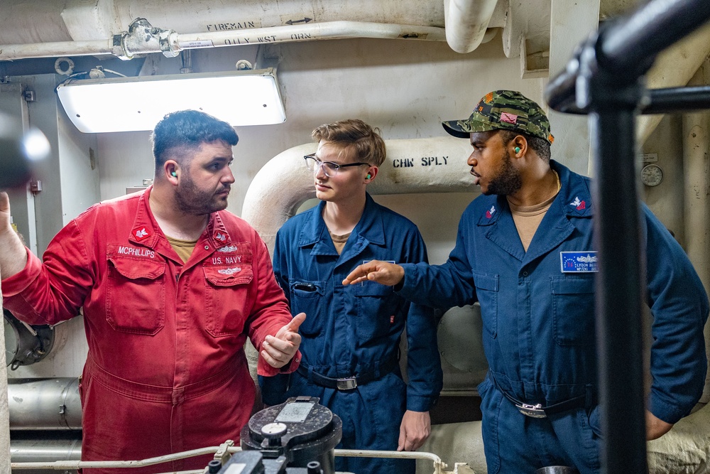 USS Higgins Engeneering Training Team Drills